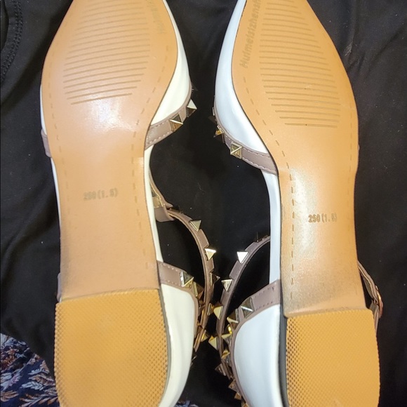 New Flat Shoes - Picture 6 of 7